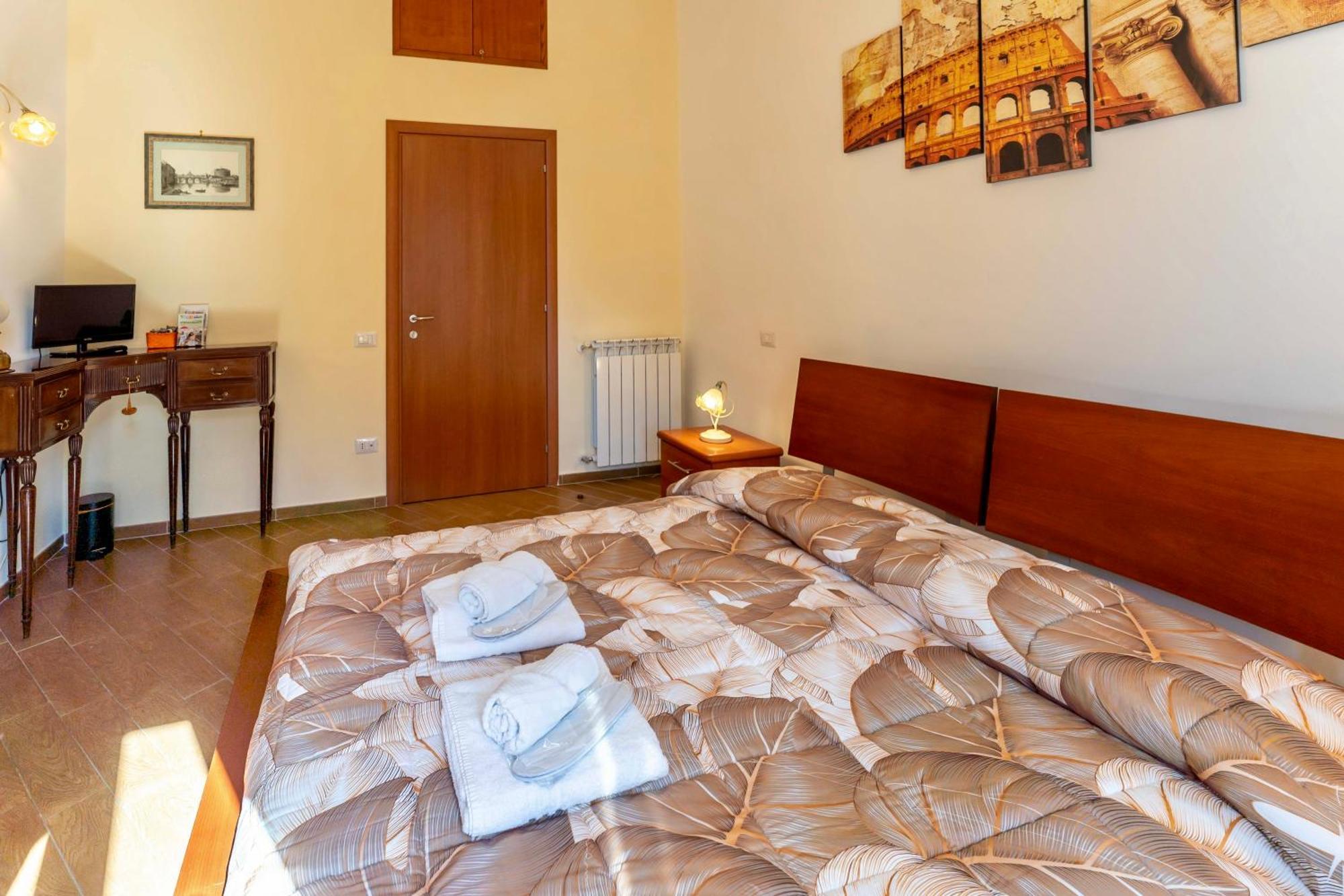Miclad Colosseum Guest House Рим Экстерьер фото