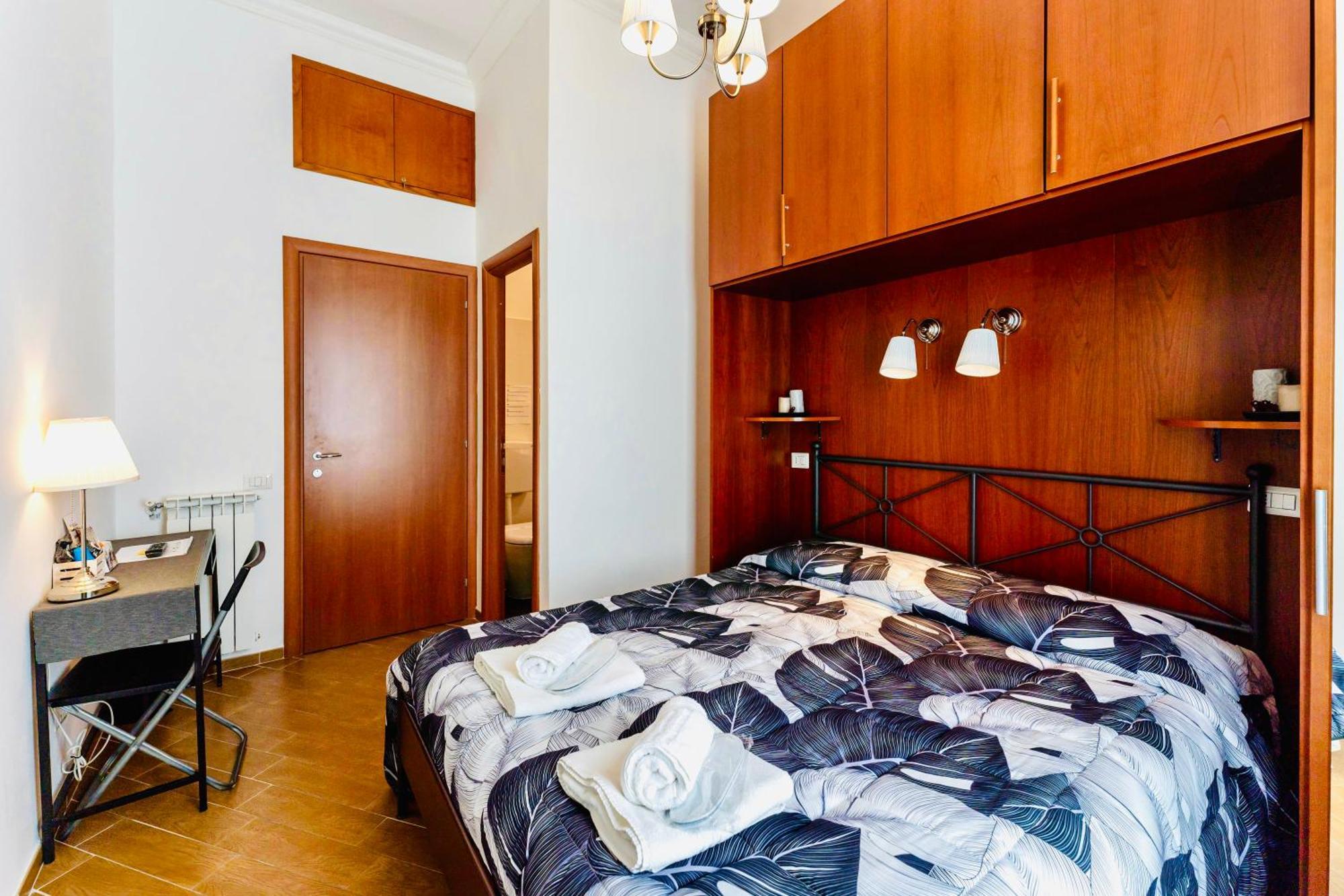 Miclad Colosseum Guest House Рим Экстерьер фото