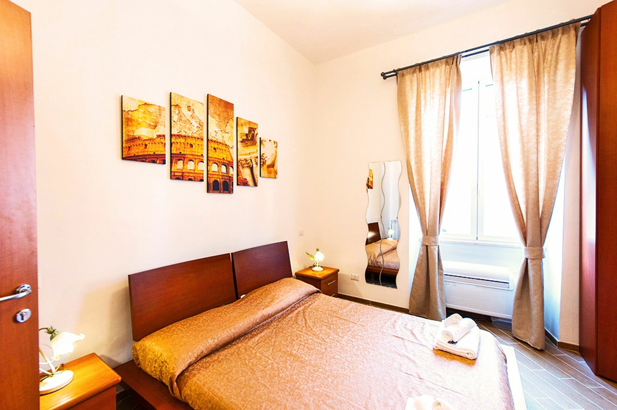 Miclad Colosseum Guest House Рим Экстерьер фото