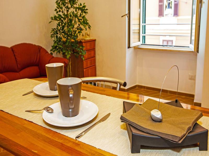 Miclad Colosseum Guest House Рим Экстерьер фото