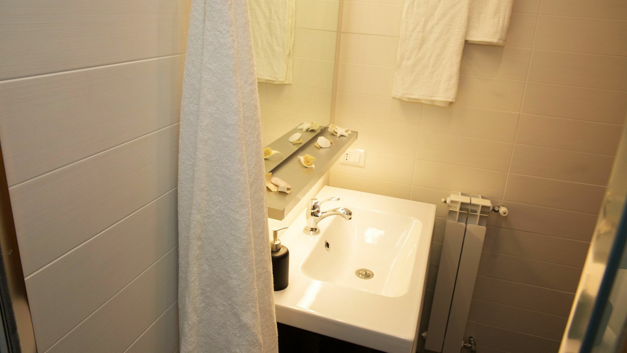 Miclad Colosseum Guest House Рим Экстерьер фото